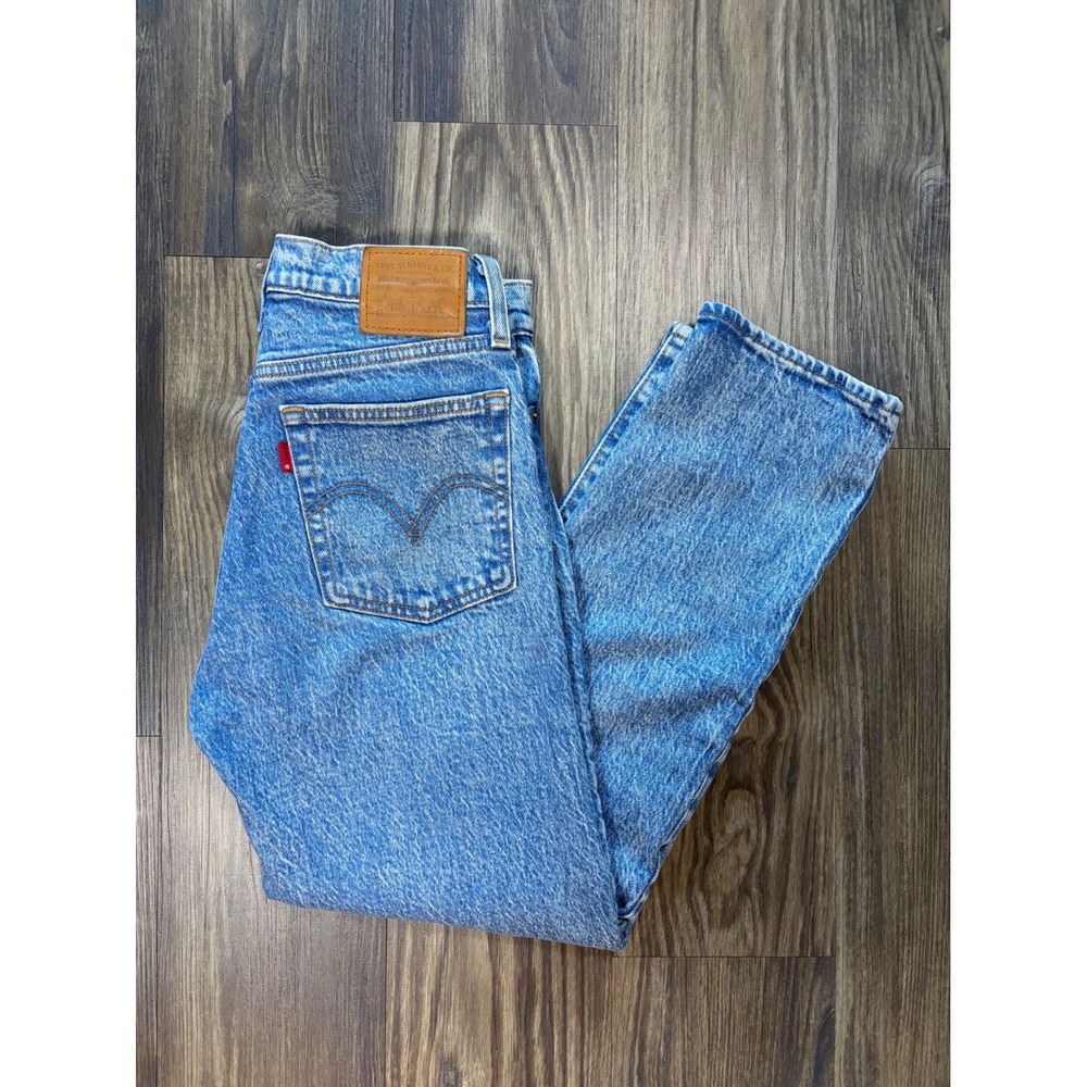 Levis Premium Wedgie Straight Jeans Light Blue Acid Wash Button Fly W25 L26